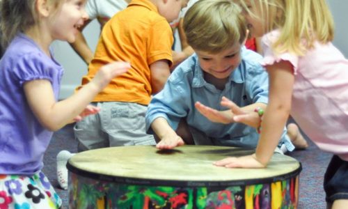 Estimulación Musical: conoce junto a tu bebé los múltiples beneficios de la música para su desarrollo.