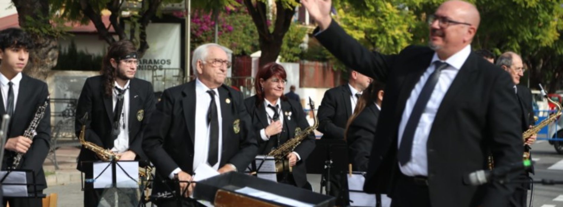 Un recorrido por el pasado, presente y futuro de la banda en el acto principal de su aniversario.
