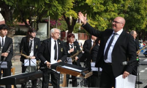 Un recorrido por el pasado, presente y futuro de la banda en el acto principal de su aniversario.