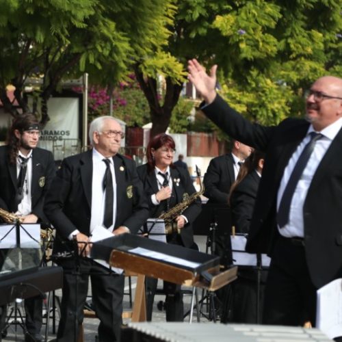 Un recorrido por el pasado, presente y futuro de la banda en el acto principal de su aniversario.